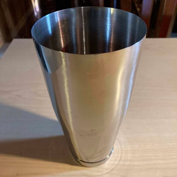 Martini Shakers Stainless Steel Cocktail Shaker, Bar Bartender Shaking Tins 18oz - Picture 1 of 3